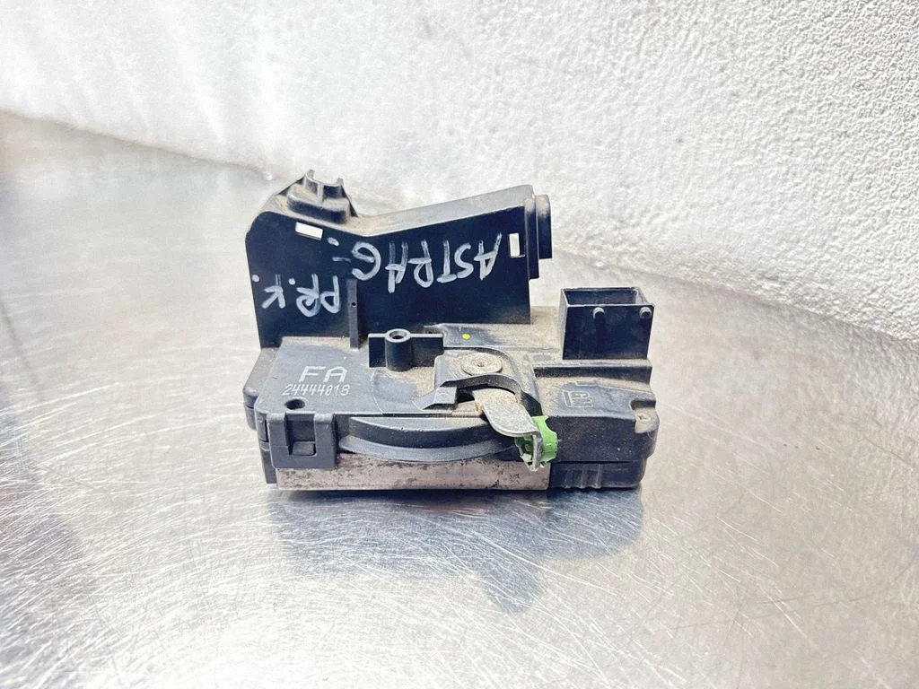 Front door lock – Opel Astra G (1998-2009)