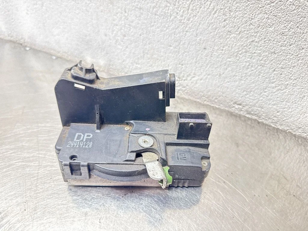 Front door lock 24414120