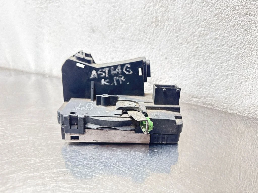 Front door lock – Opel Astra G (1998-2009)