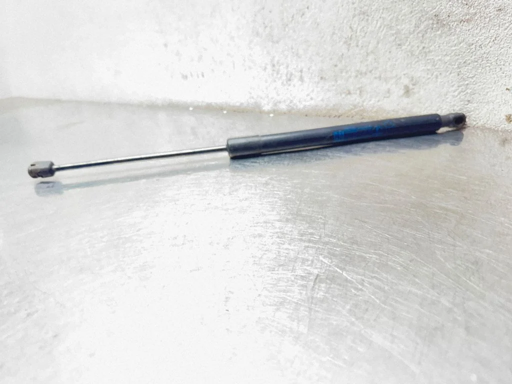 Tailgate/trunk strut/damper 13128759