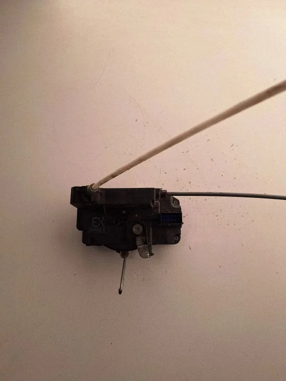 Front door lock – Opel Zafira A (1999-2005)