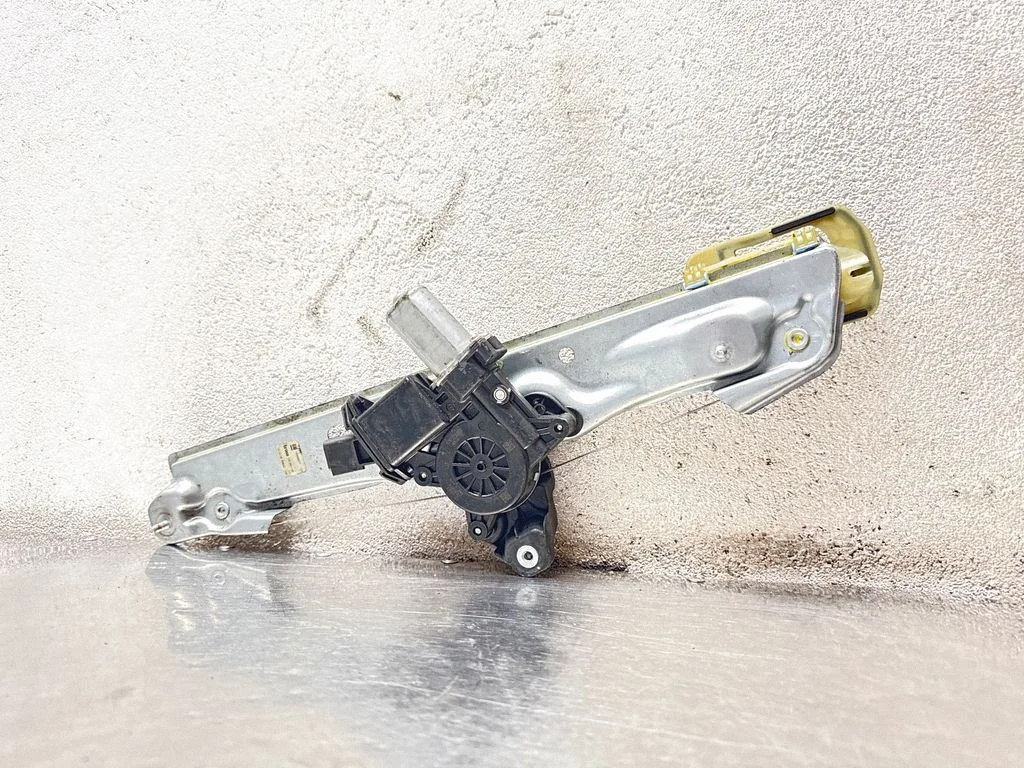 Priekinio el. lango pakėlimo mechanizmo komplektas