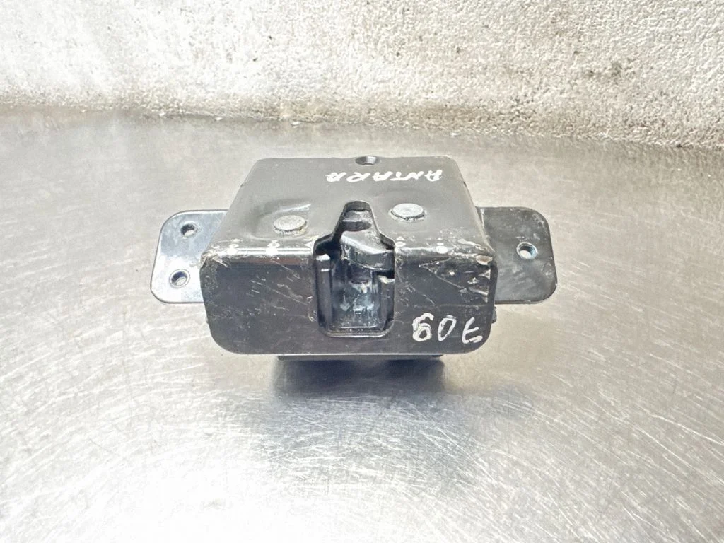 Tailgate/trunk/boot lock/catch/latch 13584872