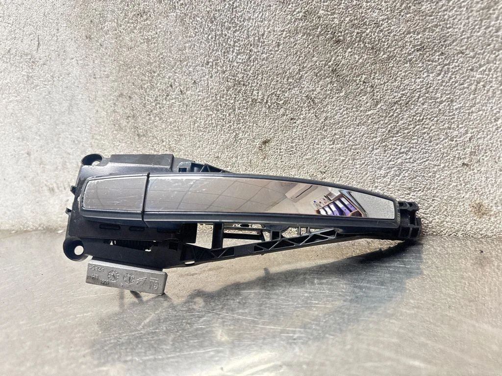 Front door exterior handle – Opel Insignia A (2008-2017)