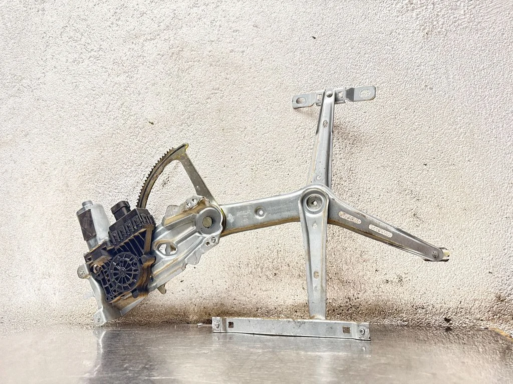 Priekšējā el. loga pacēlāja mehānisma komplekts – Opel Astra H (2004-2012)