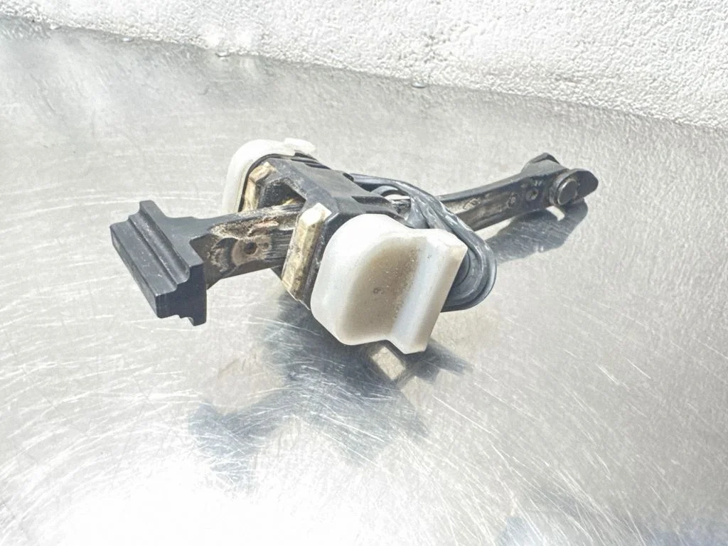 Esiukse avamispiiraja – Opel Insignia A (2008-2017)