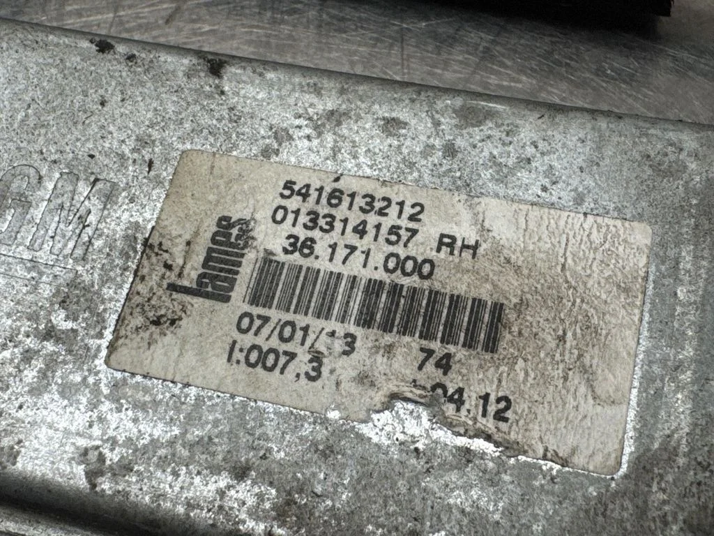 Esiukse elektriline aknatõstuk mootoriga 541613212