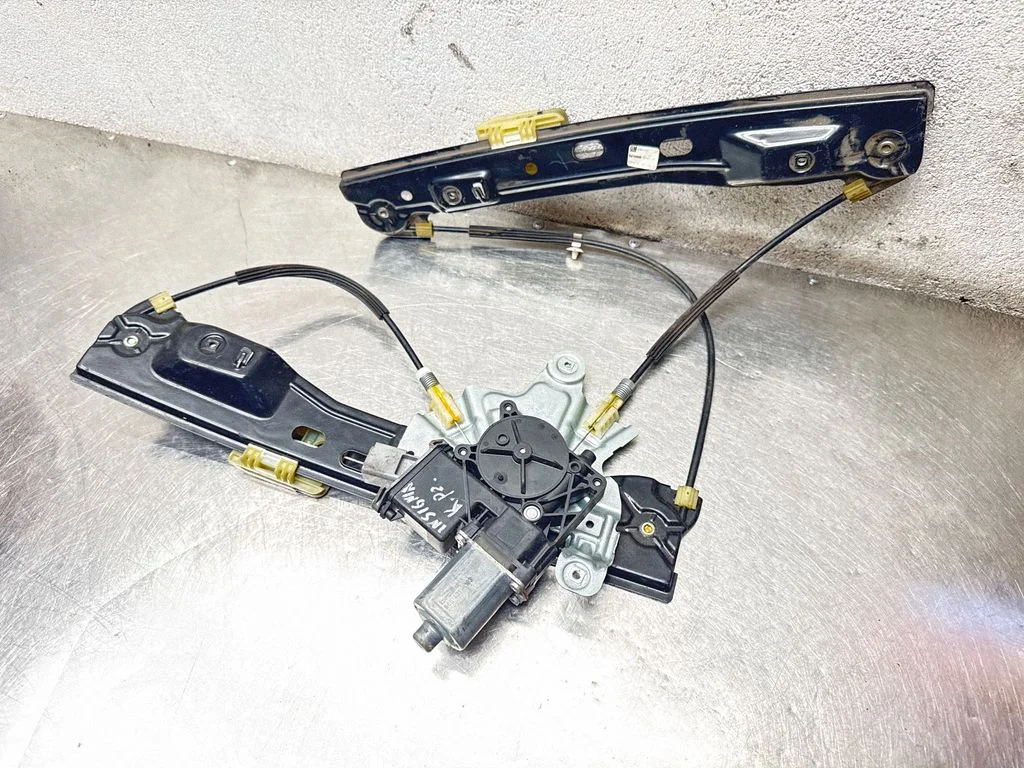 Esiukse elektriline aknatõstuk mootoriga – Opel Insignia A (2008-2017)