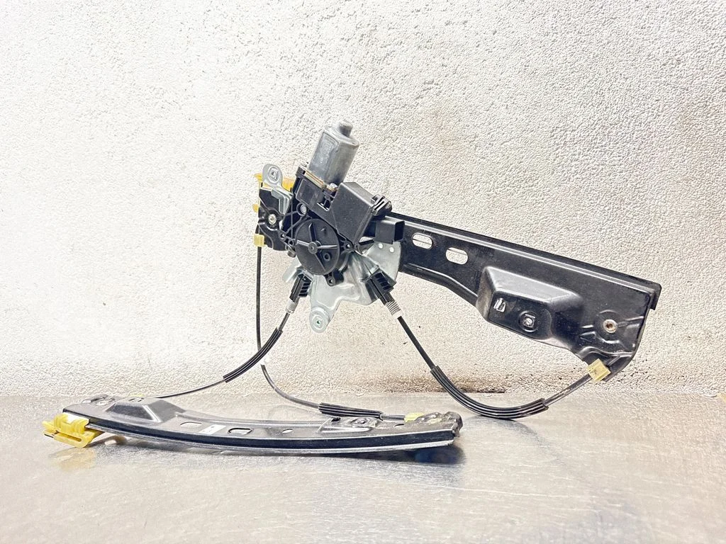 Priekinio el. lango pakėlimo mechanizmo komplektas