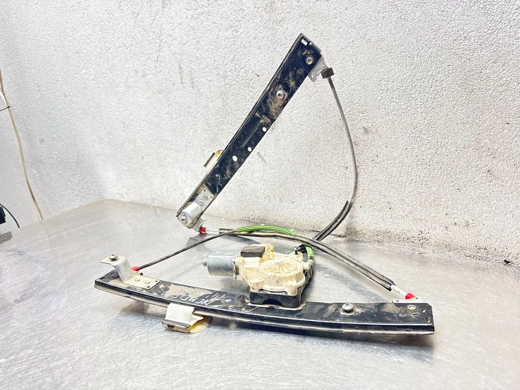 Front door window regulator with motor 0130822620