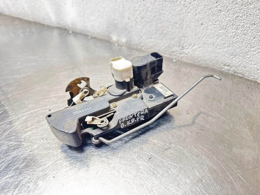 Front door lock – Opel Frontera B (1998-2004)