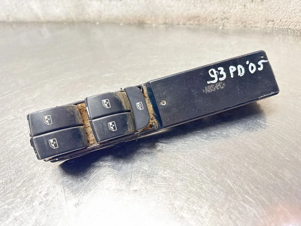Electric window control switch 12772063