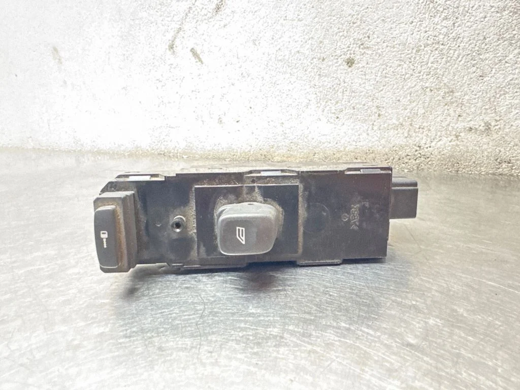 Electric window control switch – Volvo V70 (2000-2004)