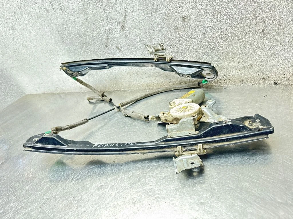 Priekšējā el. loga pacēlāja mehānisma komplekts XS4123200