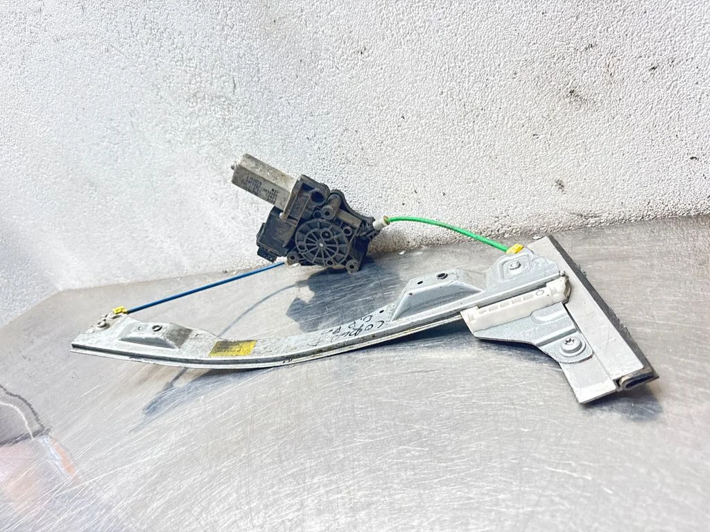 Front door window regulator with motor 541613212