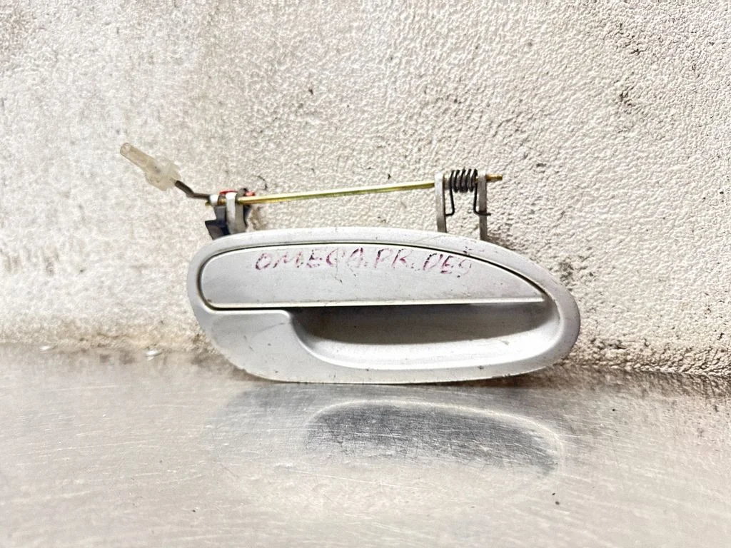 Front door exterior handle – front left