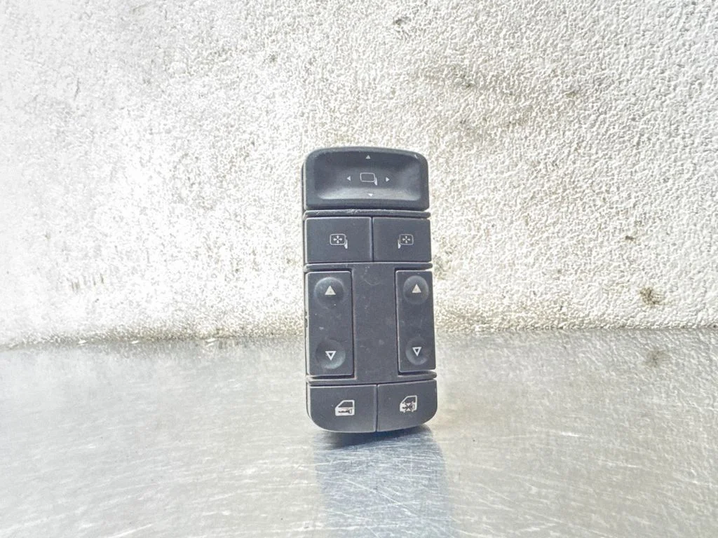 Electric window control switch 13224056