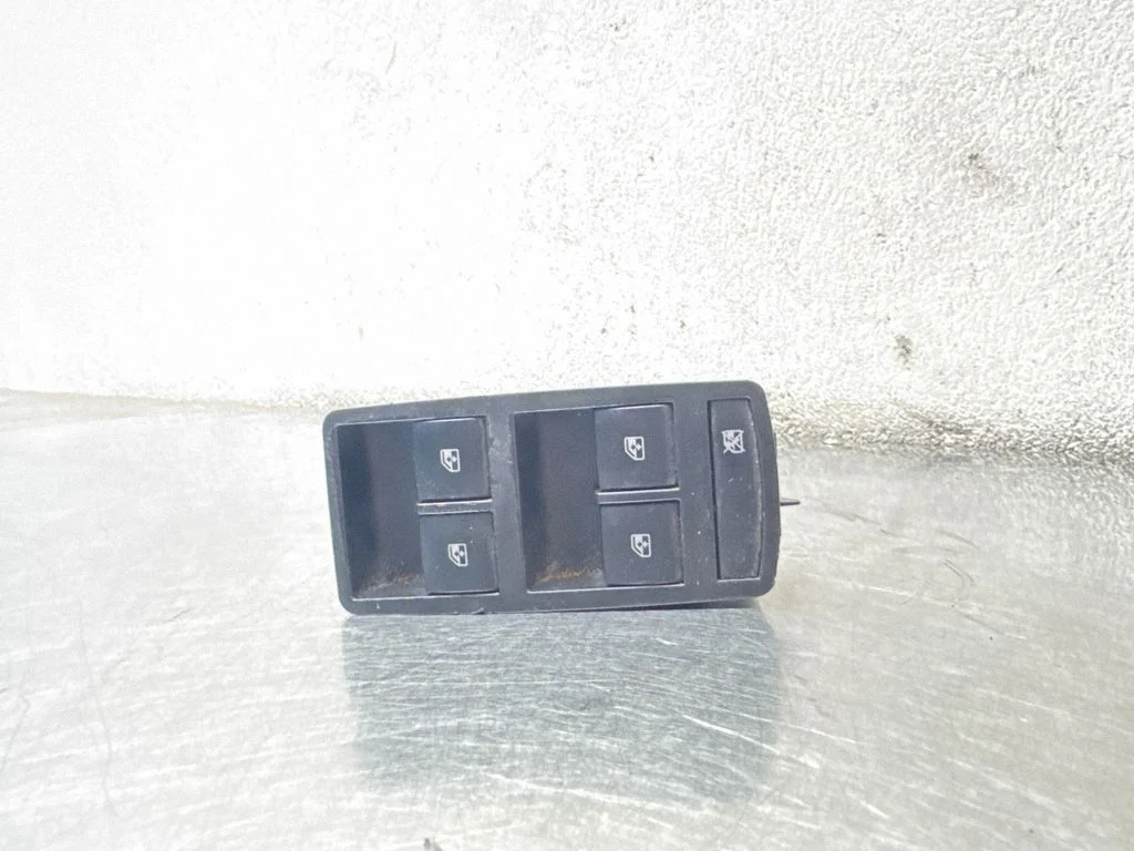 Electric window control switch 13305009