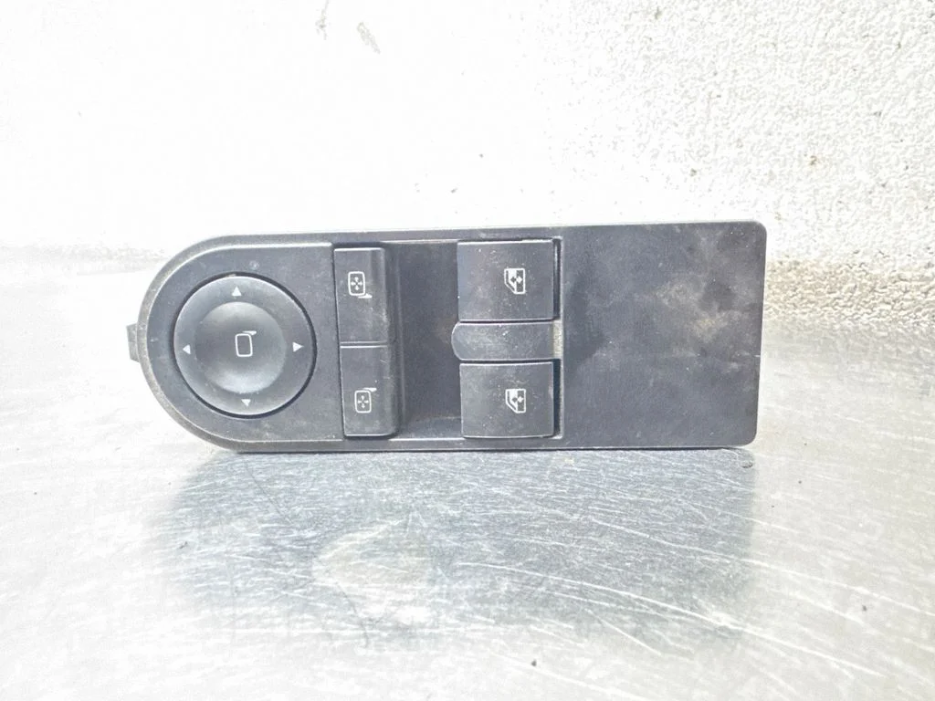 Electric window control switch 13228706