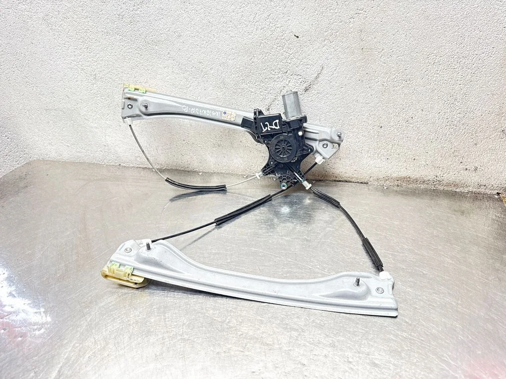 Esiukse elektriline aknatõstuk mootoriga – Opel Insignia A (2008-2017)