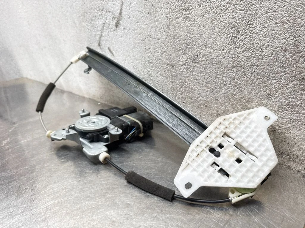 Front door window regulator with motor 20872600