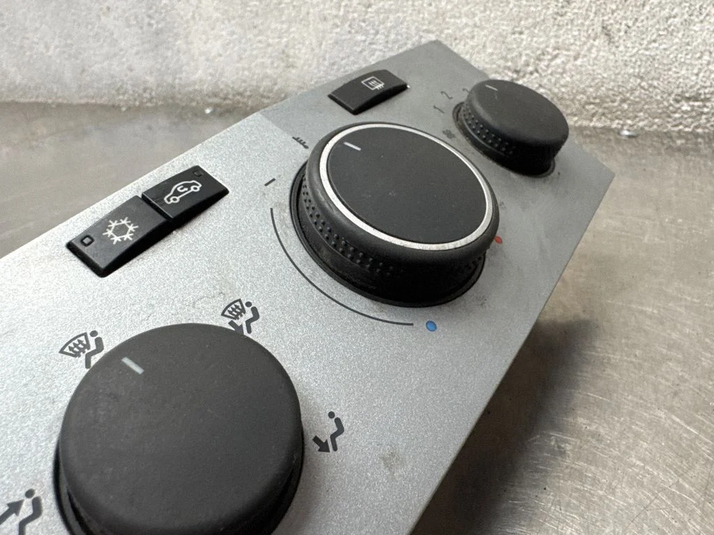 Climate control unit – Opel Astra H (2004-2012)
