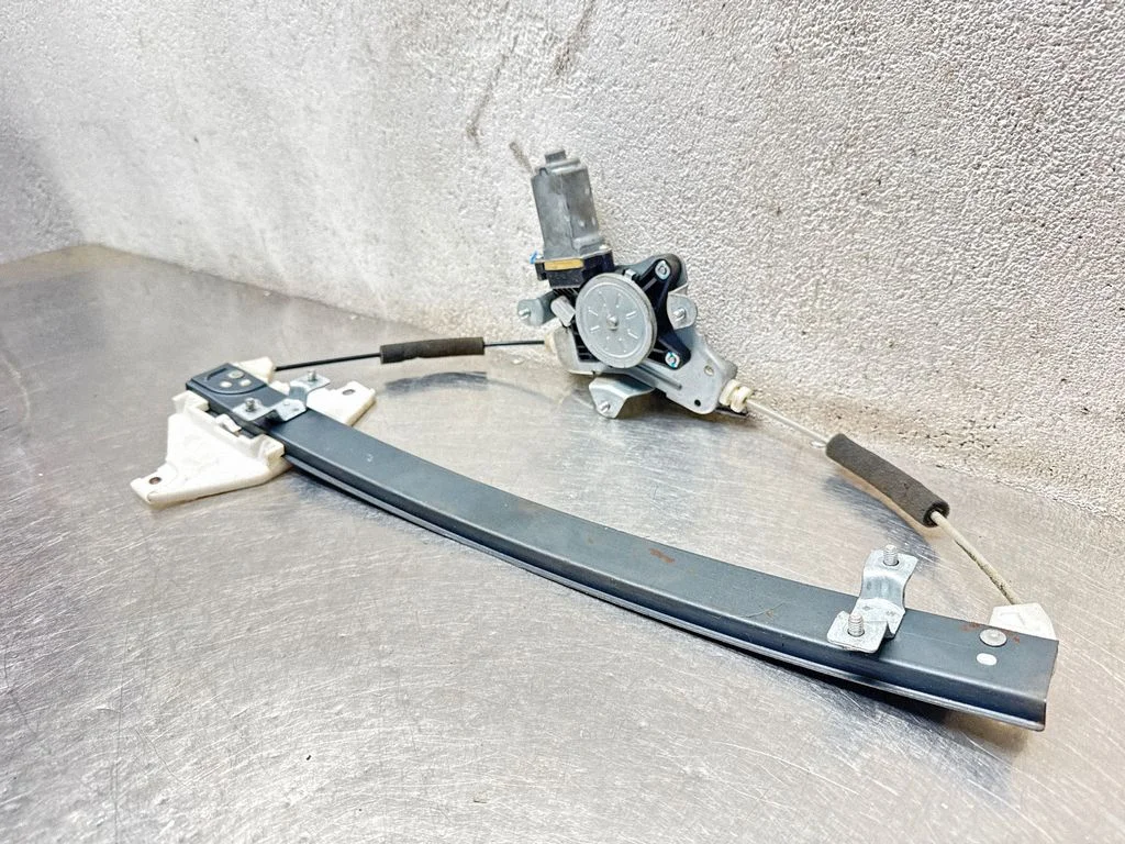 Front door window regulator with motor 96627079
