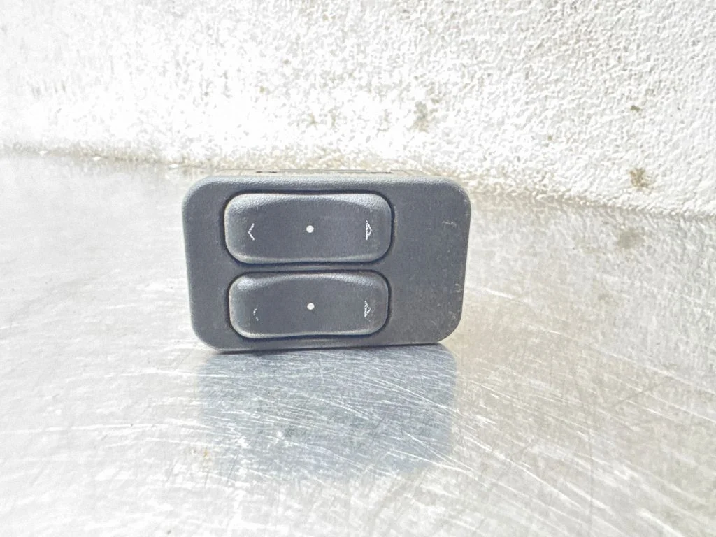 Electric window control switch 13363202