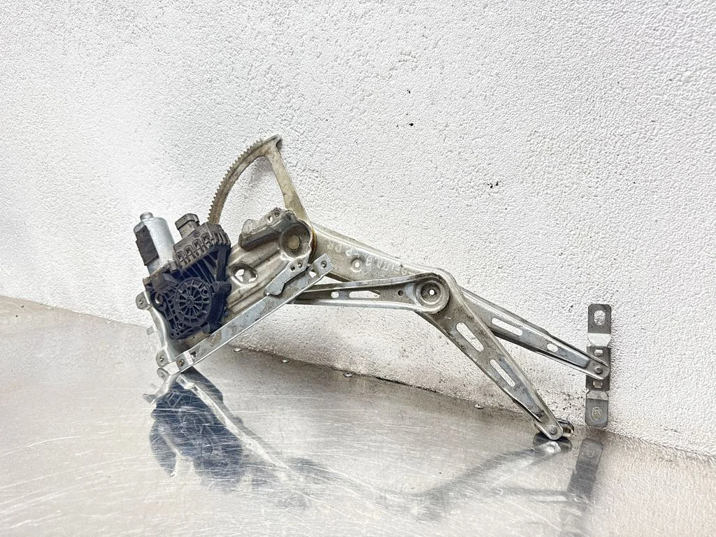 Priekinio el. lango pakėlimo mechanizmo komplektas