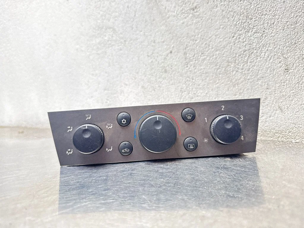 Climate control unit – Opel Signum (2003-2008)