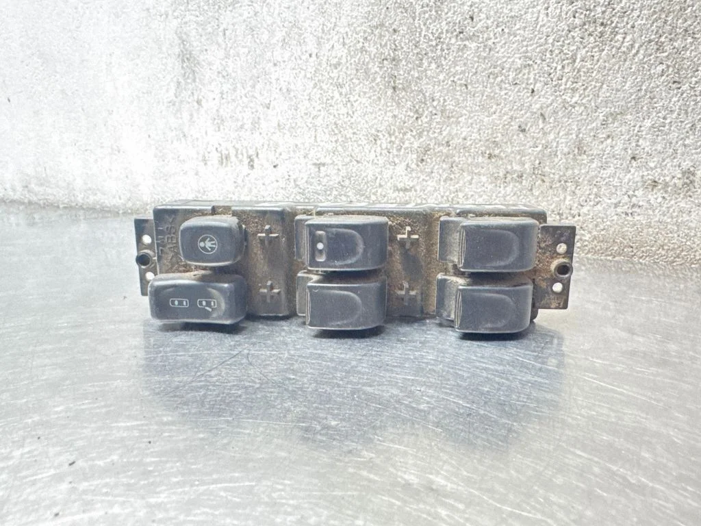 Electric window control switch – Opel Frontera B (1998-2004)
