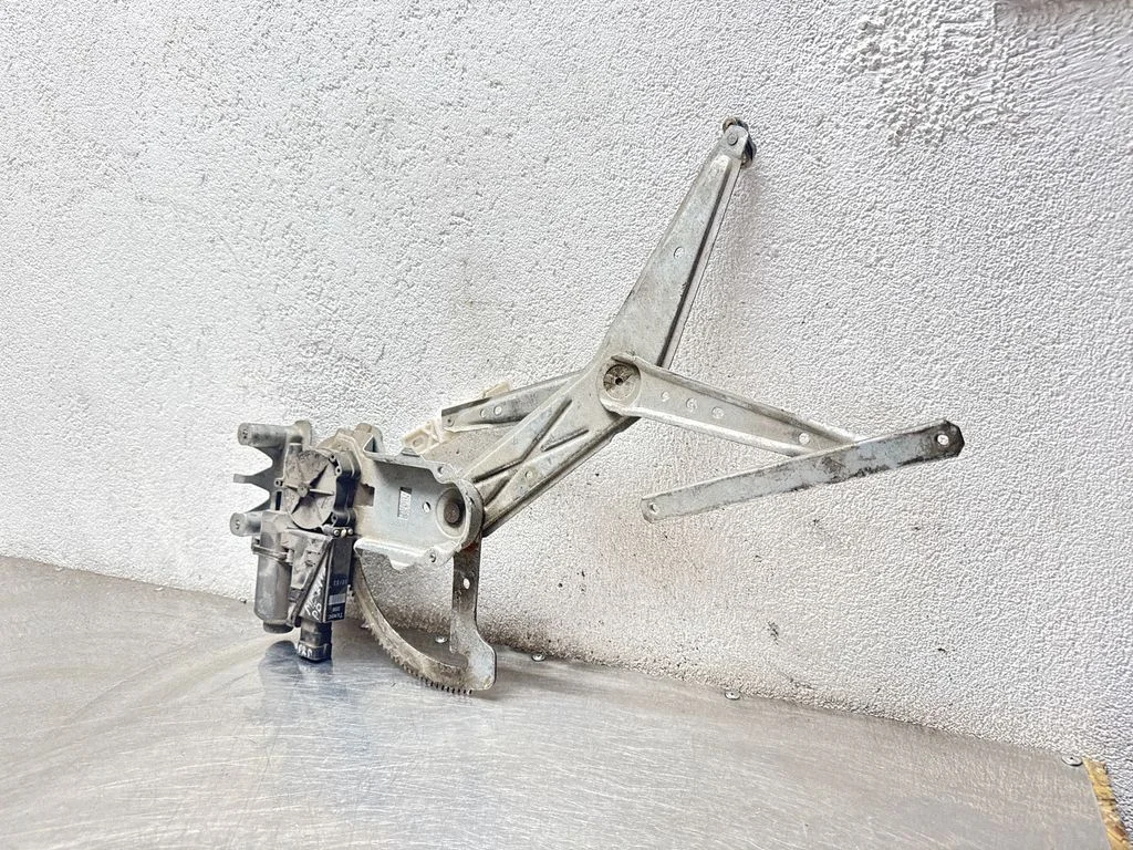 Priekinio el. lango pakėlimo mechanizmo komplektas