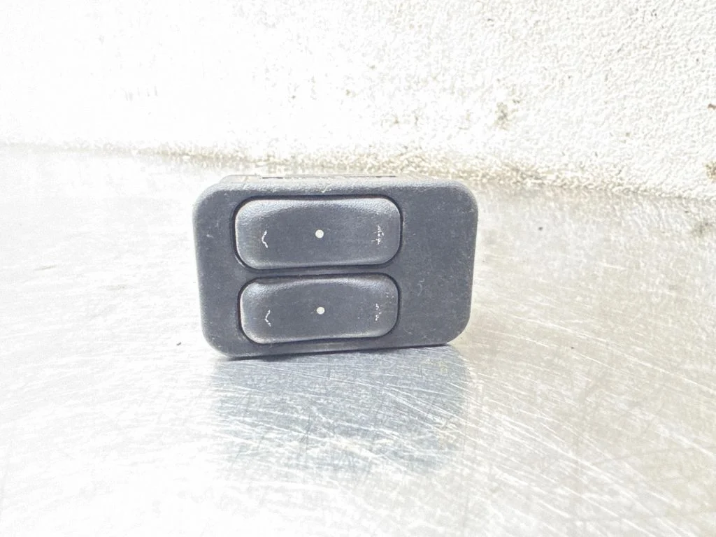 Electric window control switch 13363201