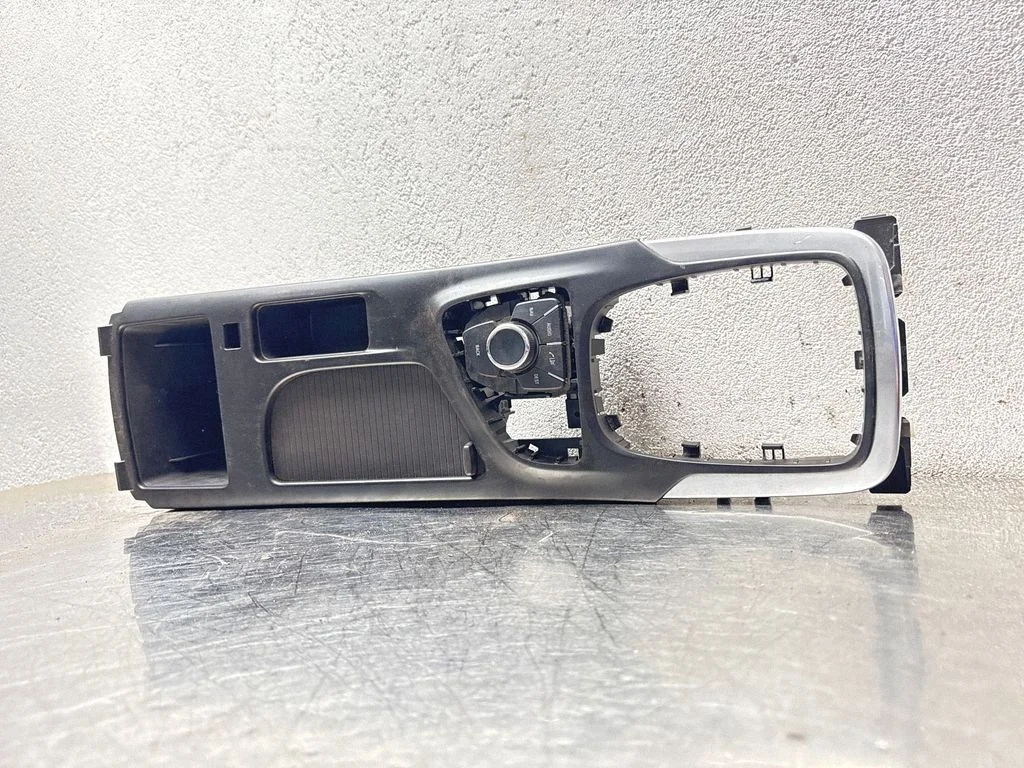 Armrest – Opel Insignia A (2008-2017)