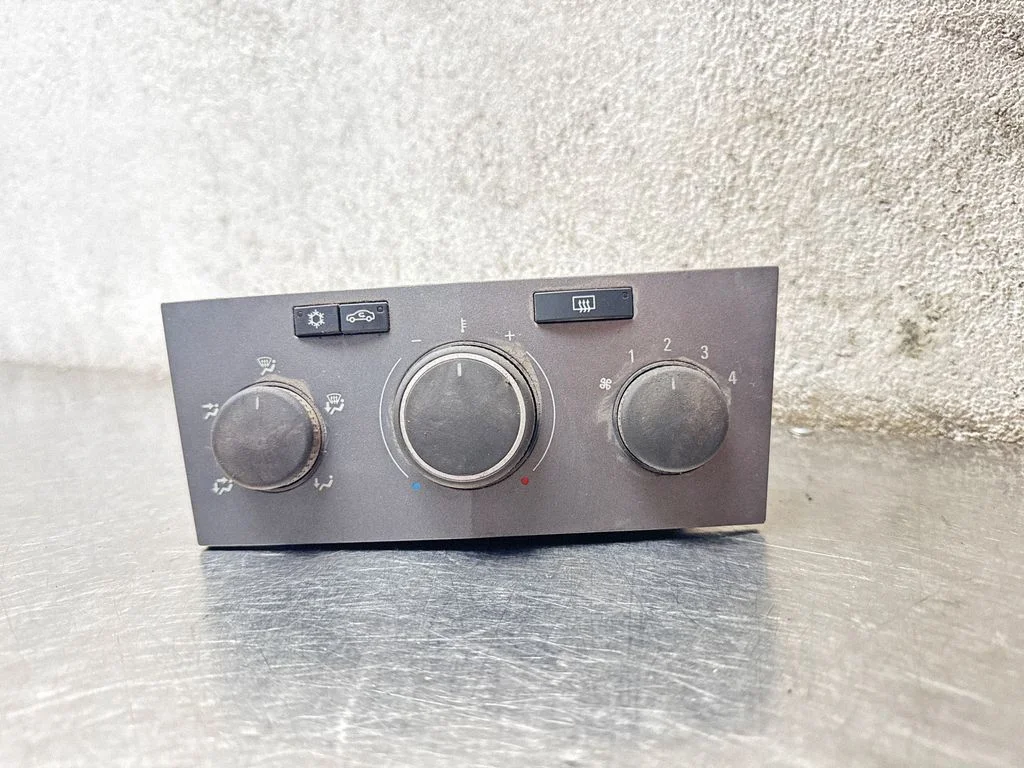 Climate control unit 13201300