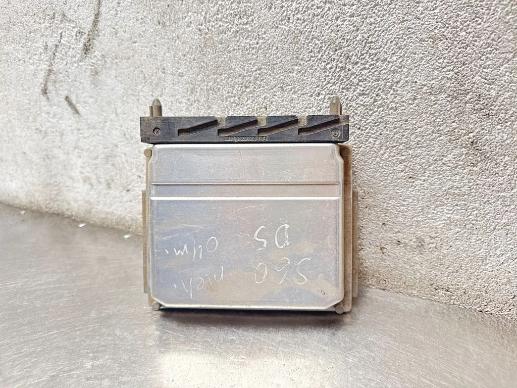 Variklio valdymo blokas