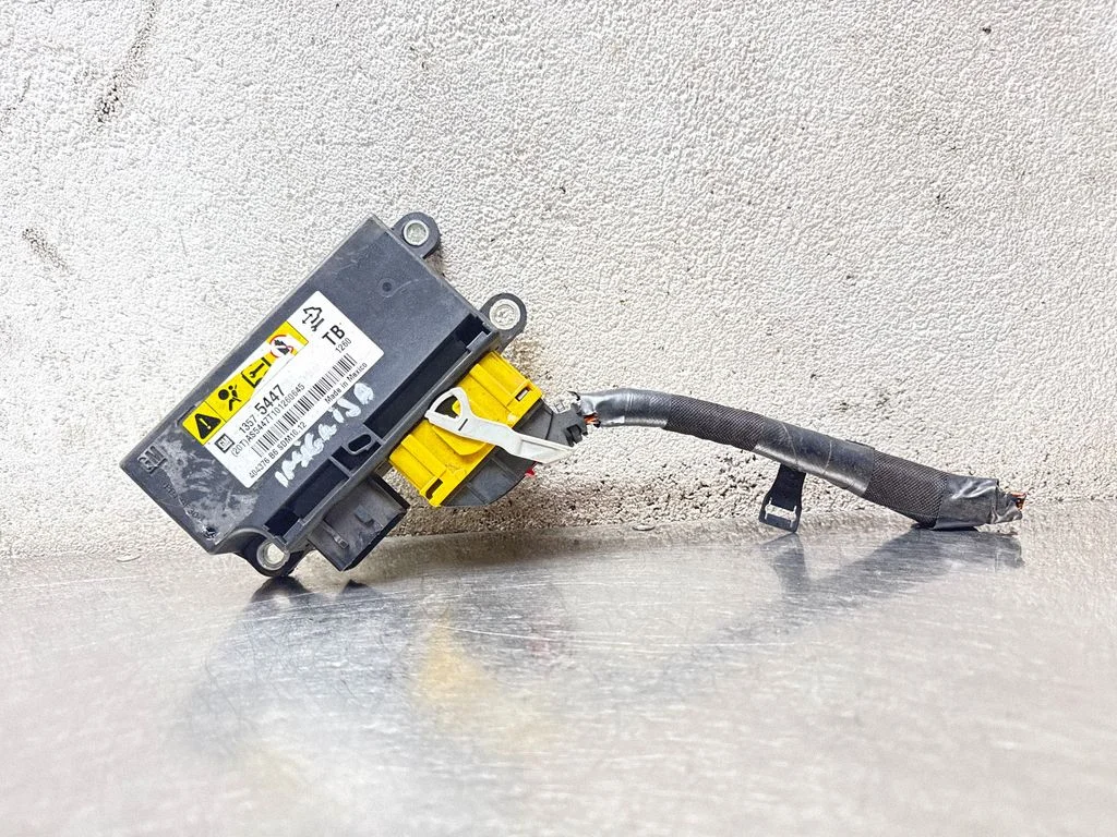 Drošības spilvenu vadības bloks – Opel Insignia A (2008-2017)