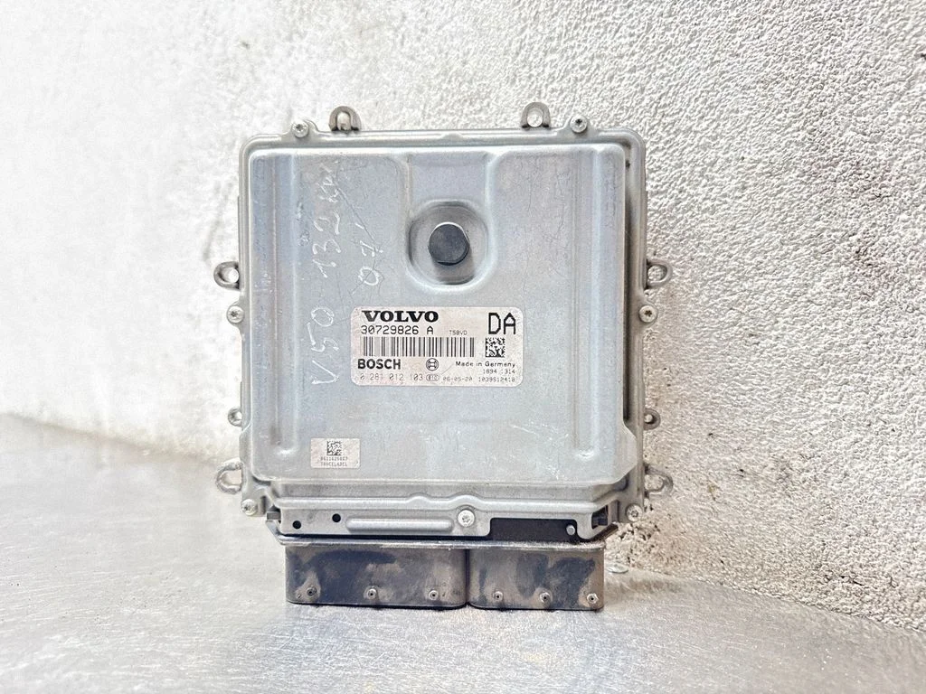 Engine control unit/module 30729826