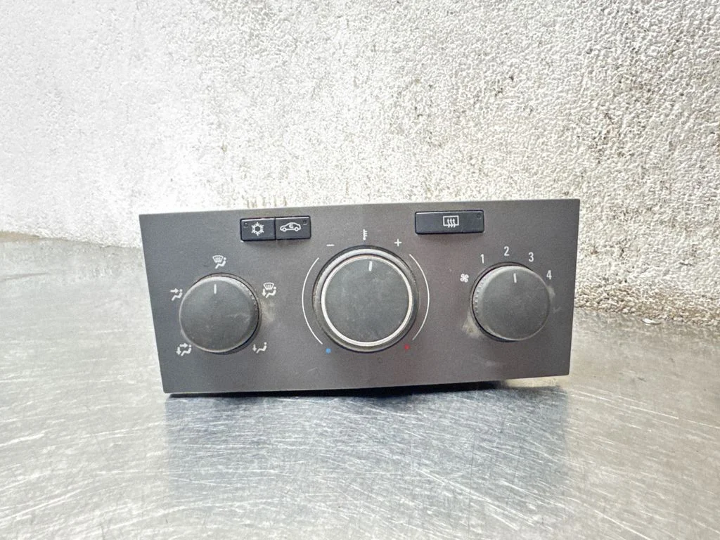 Climate control unit 13201300