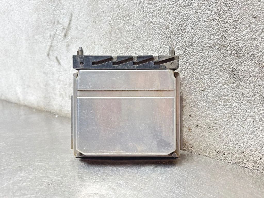 Variklio valdymo blokas