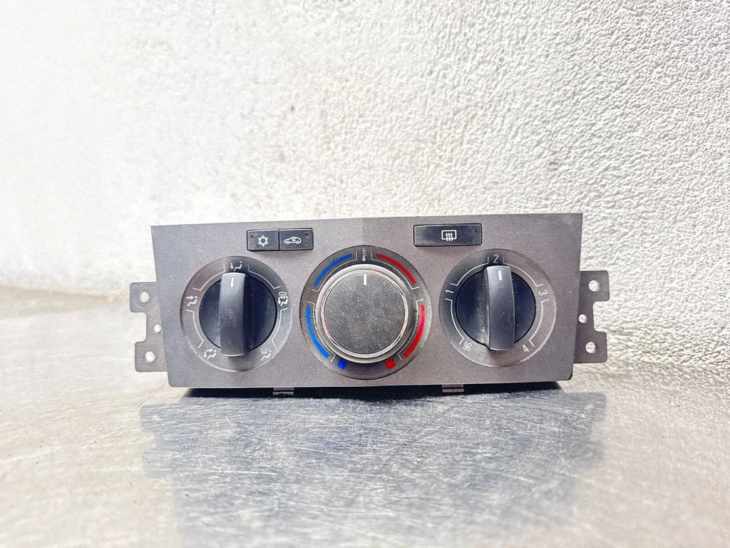Climate control unit – Opel Antara (2006-2016)