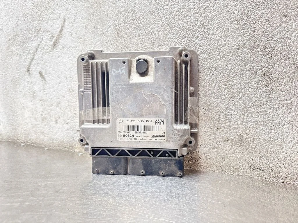 Engine control unit/module 55585024
