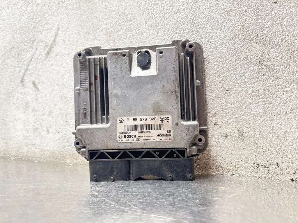 Engine control unit/module 55576906