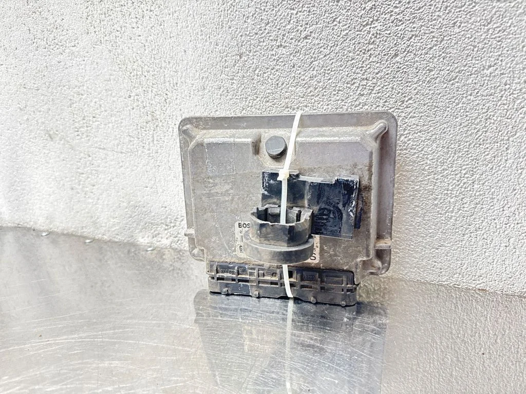 Dzinēja vadības bloks 0281001670