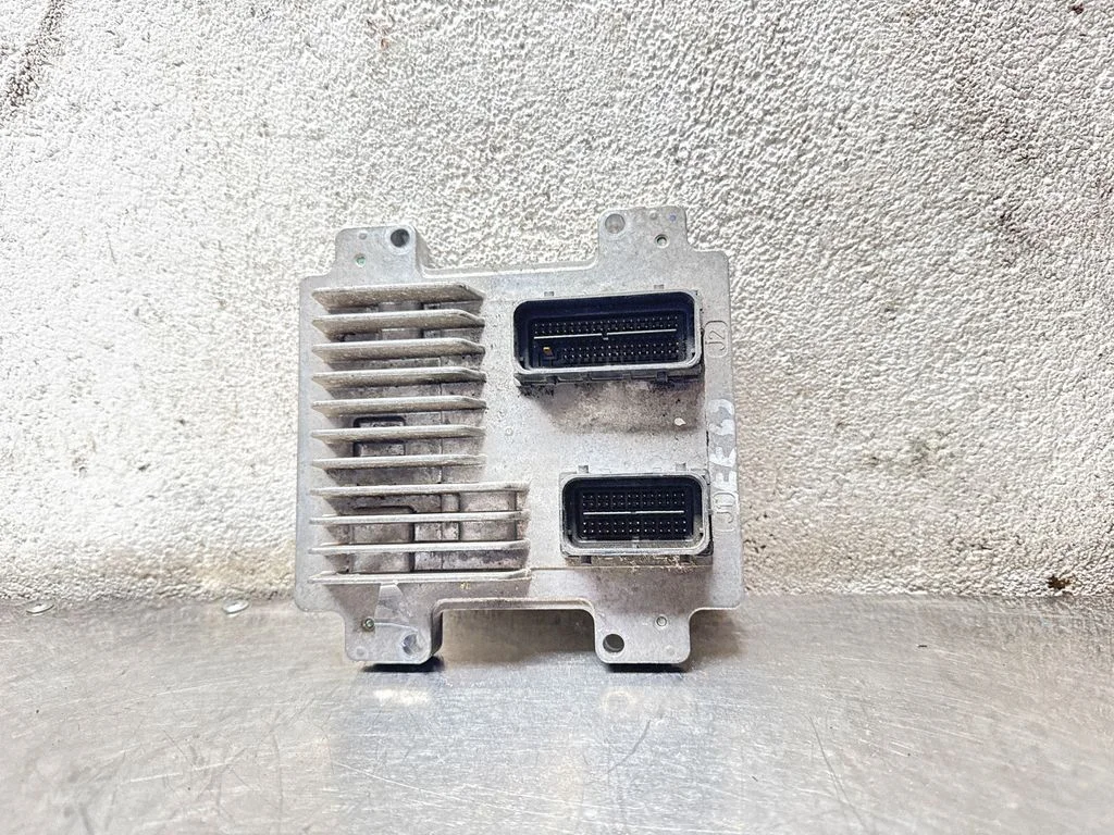 Dzinēja vadības bloks 12632592