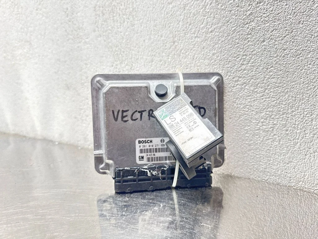 Variklio valdymo blokas