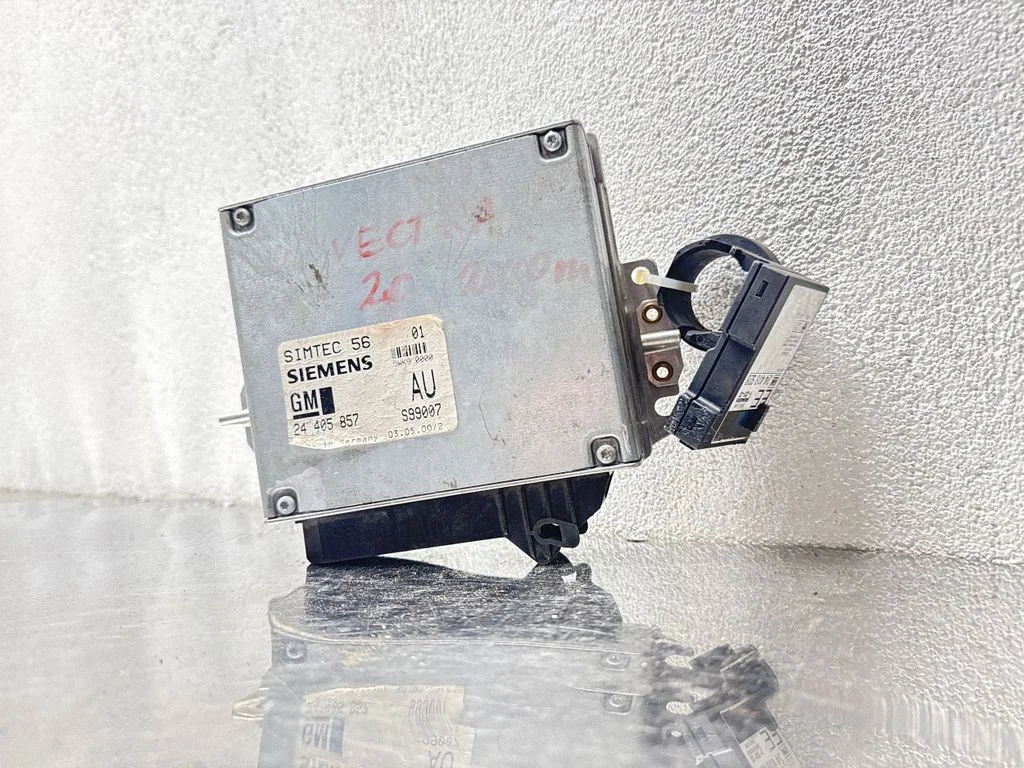 Dzinēja vadības bloks 24405857