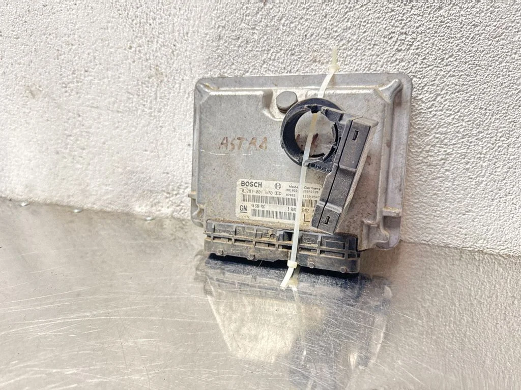 Engine control unit/module – Opel Astra H (2004-2012)