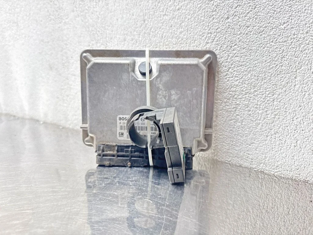Dzinēja vadības bloks – Opel Omega B2 (1999-2003)