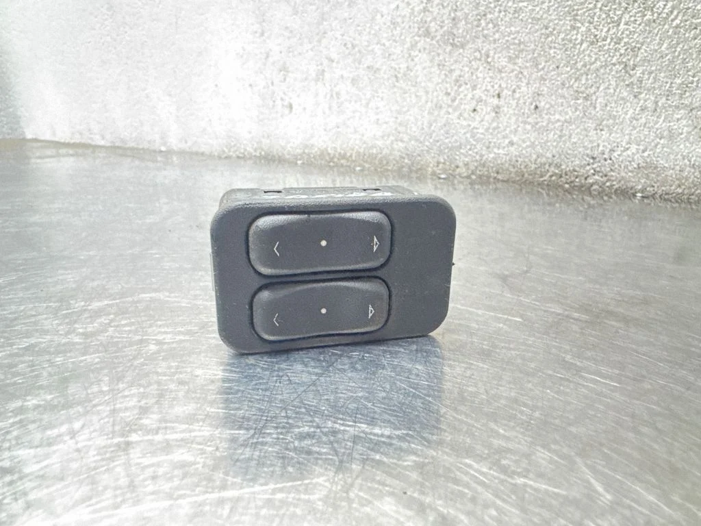 Elektrisko logu slēdzis 13363202